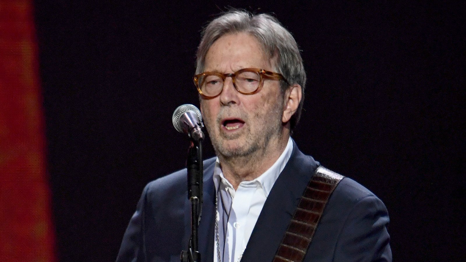 eric clapton anti-vax mass hypnosis