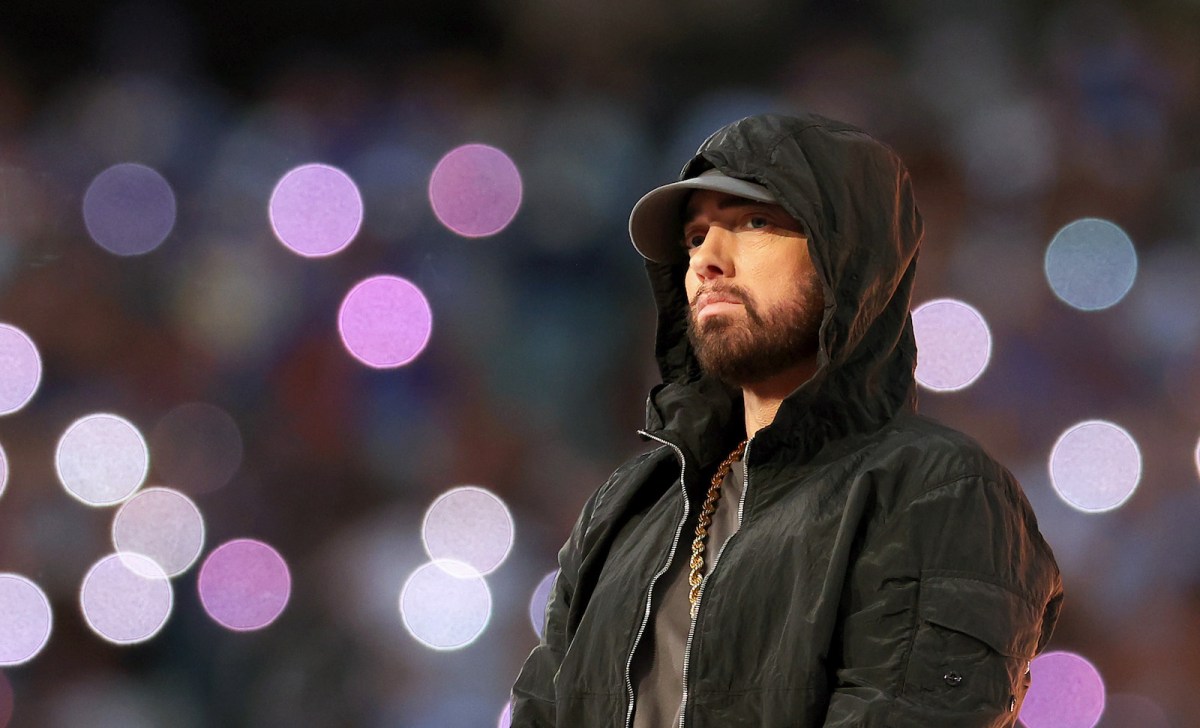 eminem super bowl nfl knee