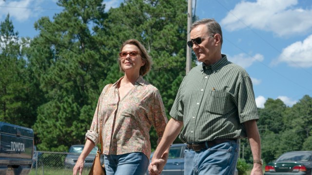 Annette Bening as Marge Selbee and Bryan Cranston as Jerry Selbee in Jerry and Marge Go Large