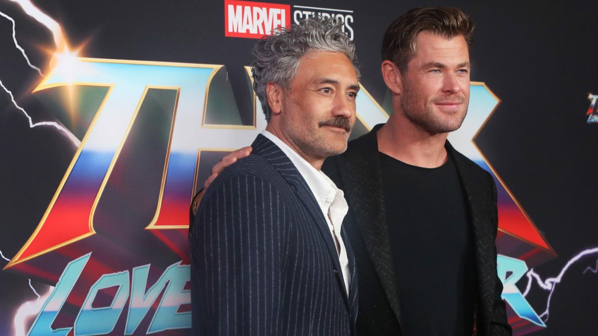 Taika Waititi and Chris Hemsworth