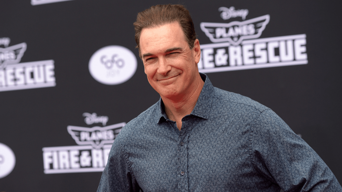 Who is Patrick Warburton, uncle of 'Bachelorette' contestant Zach?