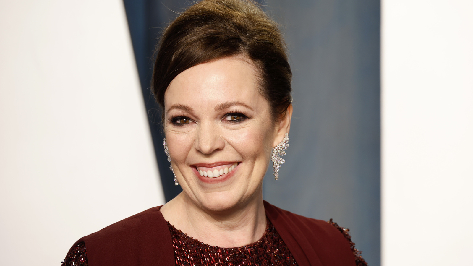 Olivia Colman attends 2022 Vanity Fair Oscars Party