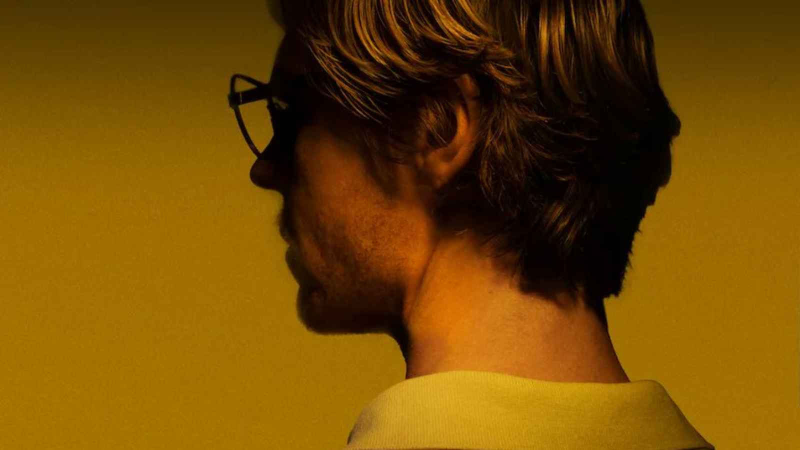 Evan Peters as Jeffrey Dahmer in Netflix's Monster