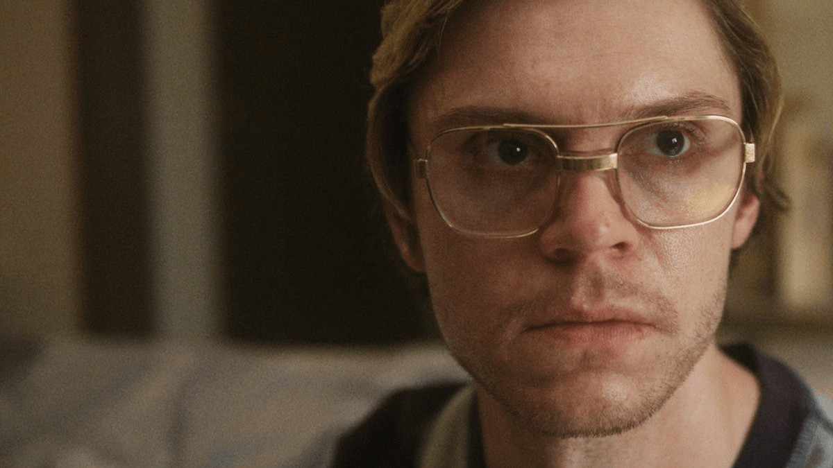 Evan_Peters_Jeffrey_Dahmer_Monster_Story