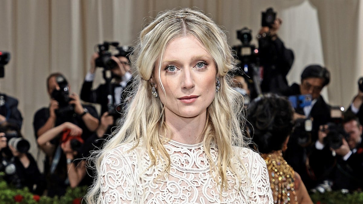 Elizabeth Debicki attends The 2022 Met Gala Celebrating "In America: An Anthology of Fashion" at The Metropolitan Museum of Art on May 02, 2022 in New York City.