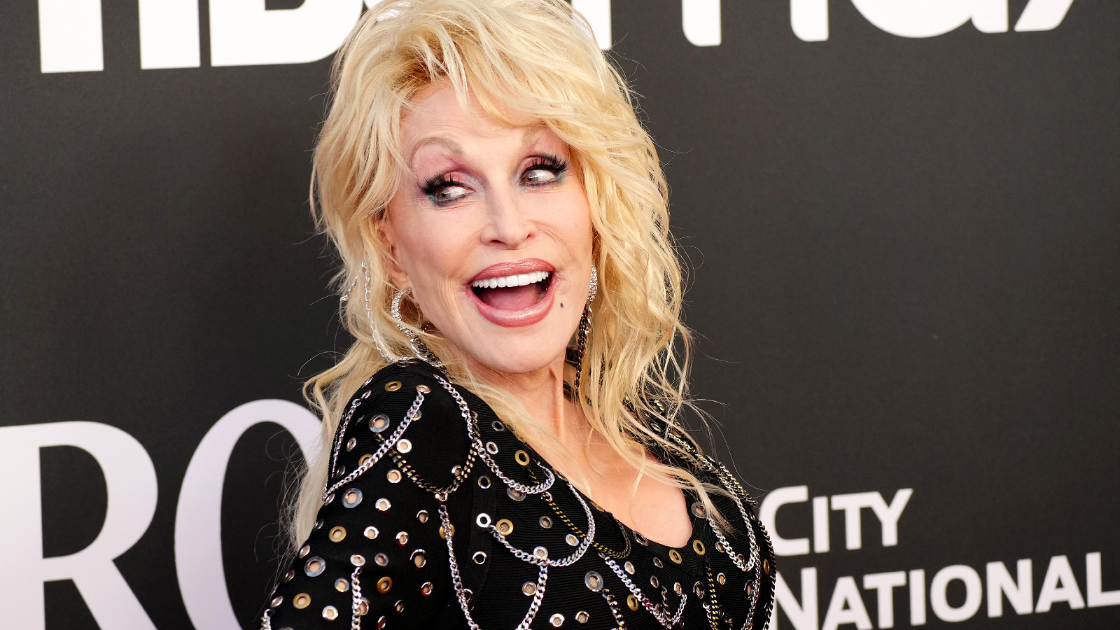 Dolly Parton attends the 37th Annual Rock & Roll Hall Of Fame Induction Ceremony at Microsoft Theater on November 05, 2022 in Los Angeles, California.