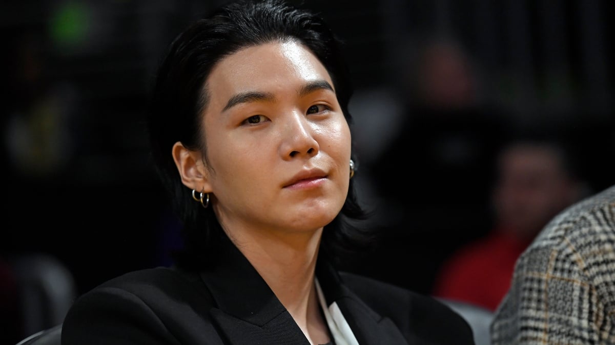 Min Yoon-gi at the Dallas Mavericks v Los Angeles Lakers