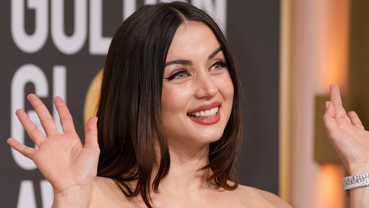 BEVERLY HILLS, CALIFORNIA - JANUARY 10: Ana de Armas attends the 80th Annual Golden Globe Awards at The Beverly Hilton on January 10, 2023 in Beverly Hills, California.