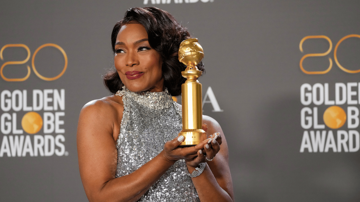 Angela Bassett at the 2023 Golden Globes