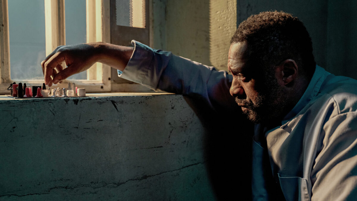 idris-elba-luther-the-fallen-sun