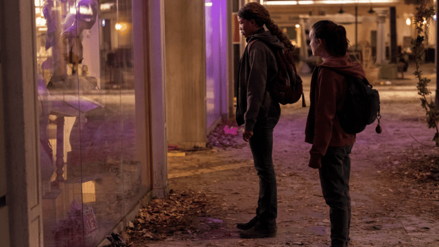 Riley (Storm Reid) and Ellie (Bella Ramsey) staring into a department store window