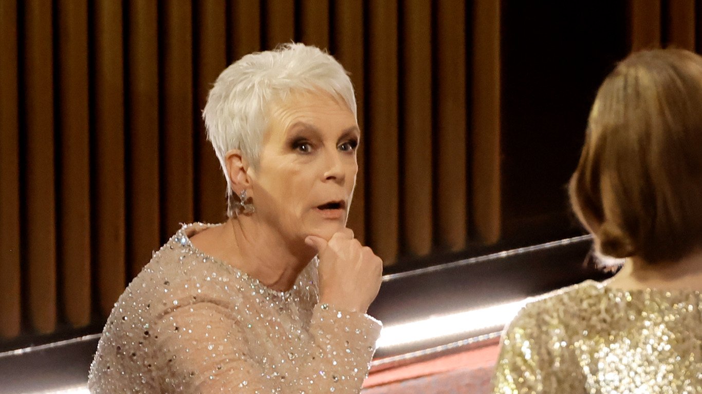 HOLLYWOOD, CALIFORNIA - MARCH 12: (L-R) Jamie Lee Curtis and Sigourney Weaver attend the 95th Annual Academy Awards at Dolby Theatre on March 12, 2023 in Hollywood, California.