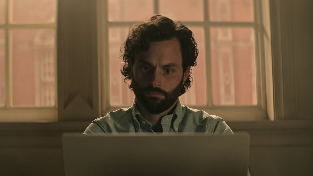 You. Penn Badgley as Joe Goldberg in episode 407 of You.