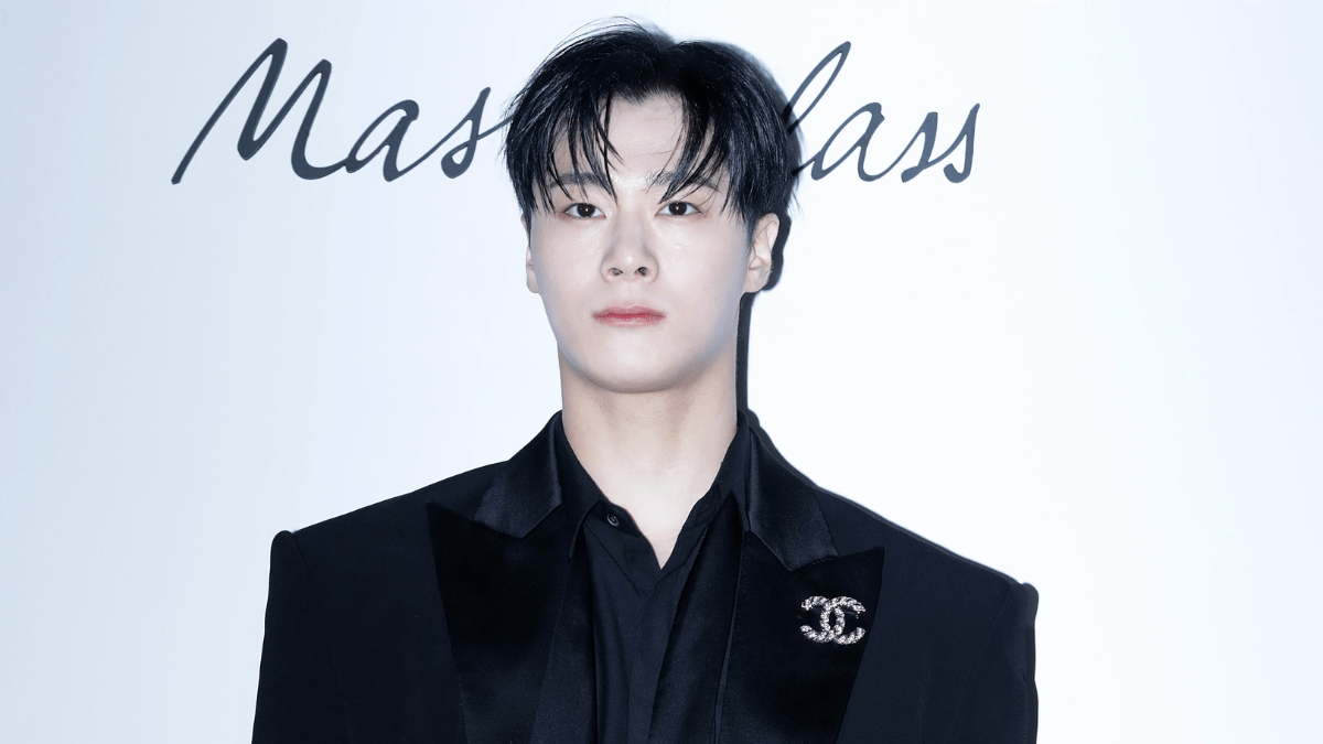 SEOUL, SOUTH KOREA - JANUARY 26: Moon Bin of boy band ASTRO attends the photocall for the CHANEL Parfumeur Masterclass at Hwigyumjae on January 26, 2023 in Seoul, South Korea.