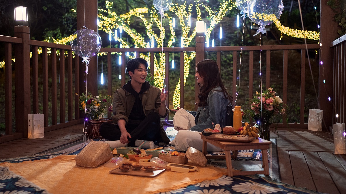 XO, Kitty. (L to R) Choi Min-yeong as Dae, Anna Cathcart as Kitty Song Covey in episode 108 of XO, Kitty.