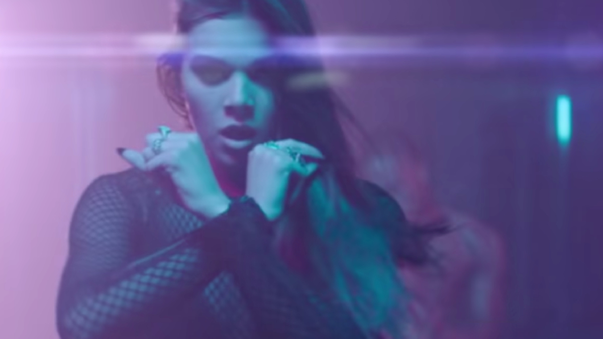 Hailee Steinfeld - Starving