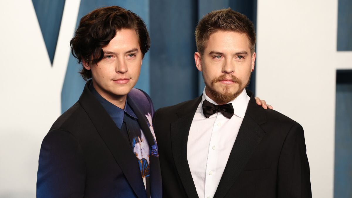 BEVERLY HILLS, CALIFORNIA - MARCH 27: Cole Sprse and Dylan Sprouse attend the 2022 Vanity Fair Oscar Party hosted by Radhika Jones at Wallis Annenberg Center for the Performing Arts on March 27, 2022 in Beverly Hills, California.