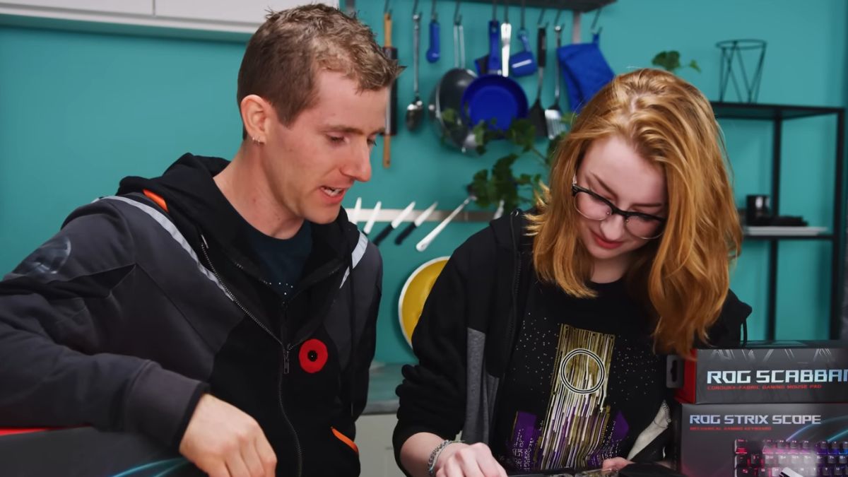 'ROG Rig Reboot' 2019 winner and Ex-LTT employee, Madison Reeve, with Linus Sebastian