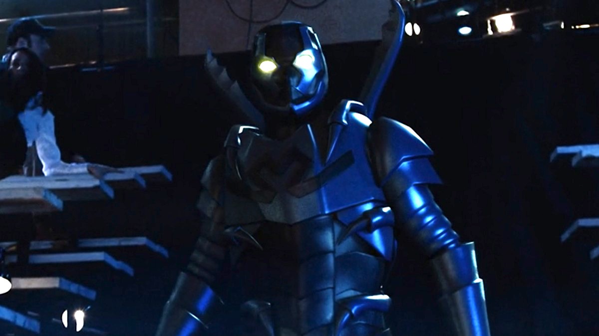 blue beetle in smallville seasson 10