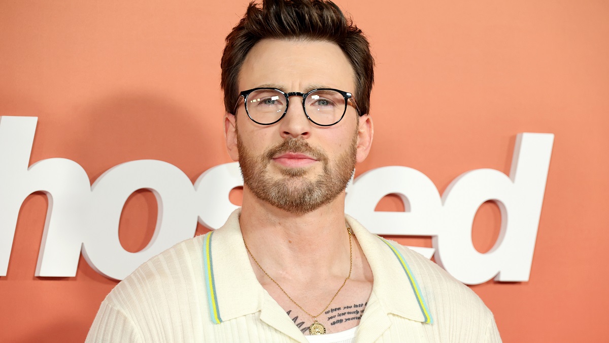 NEW YORK, NEW YORK - APRIL 18: Chris Evans attends the Apple Original Films' "Ghosted" New York Premiere at AMC Lincoln Square Theater on April 18, 2023 in New York City.