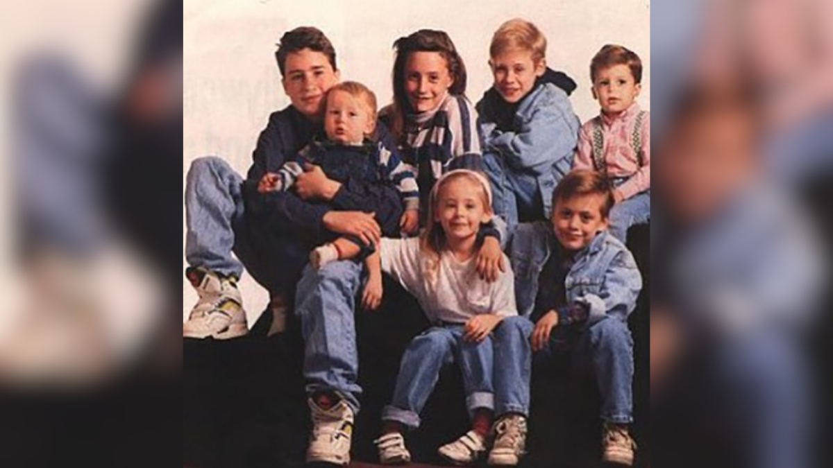 A family photograph of the Culkin siblings is shown. 
