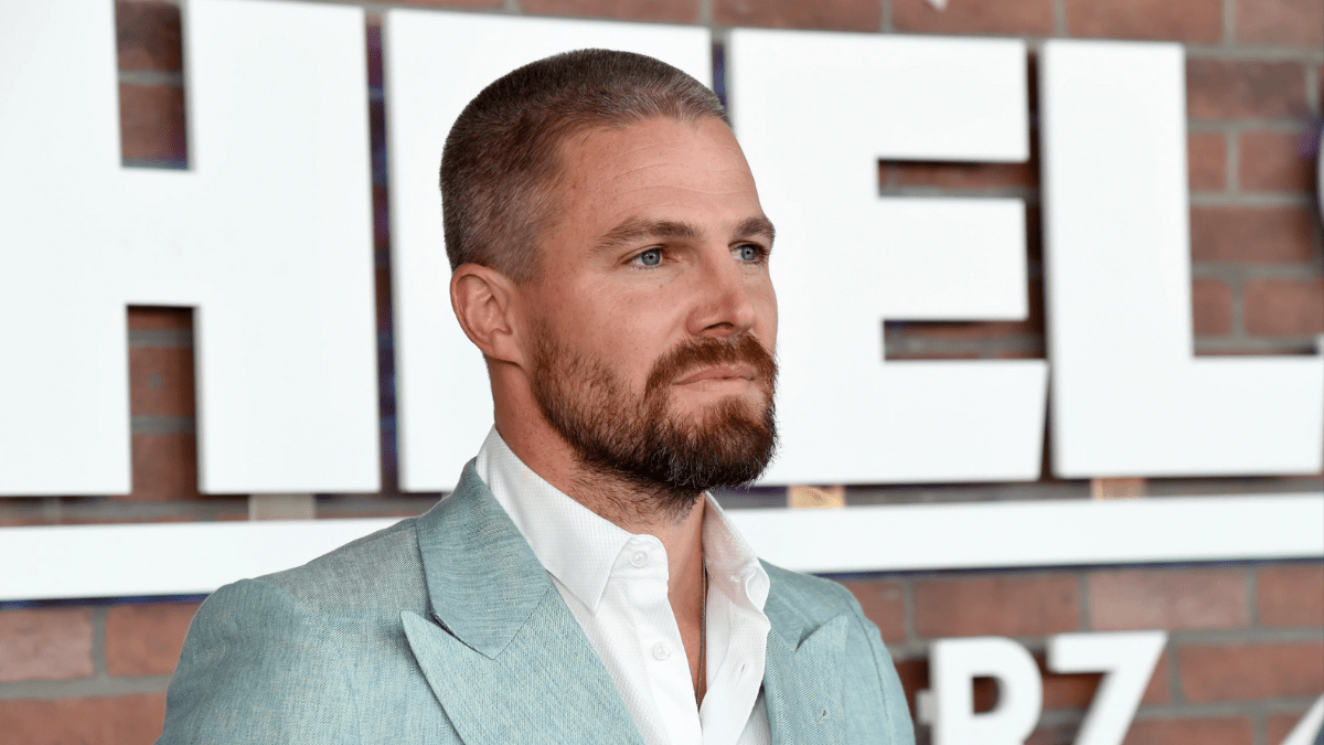 heels stephen amell