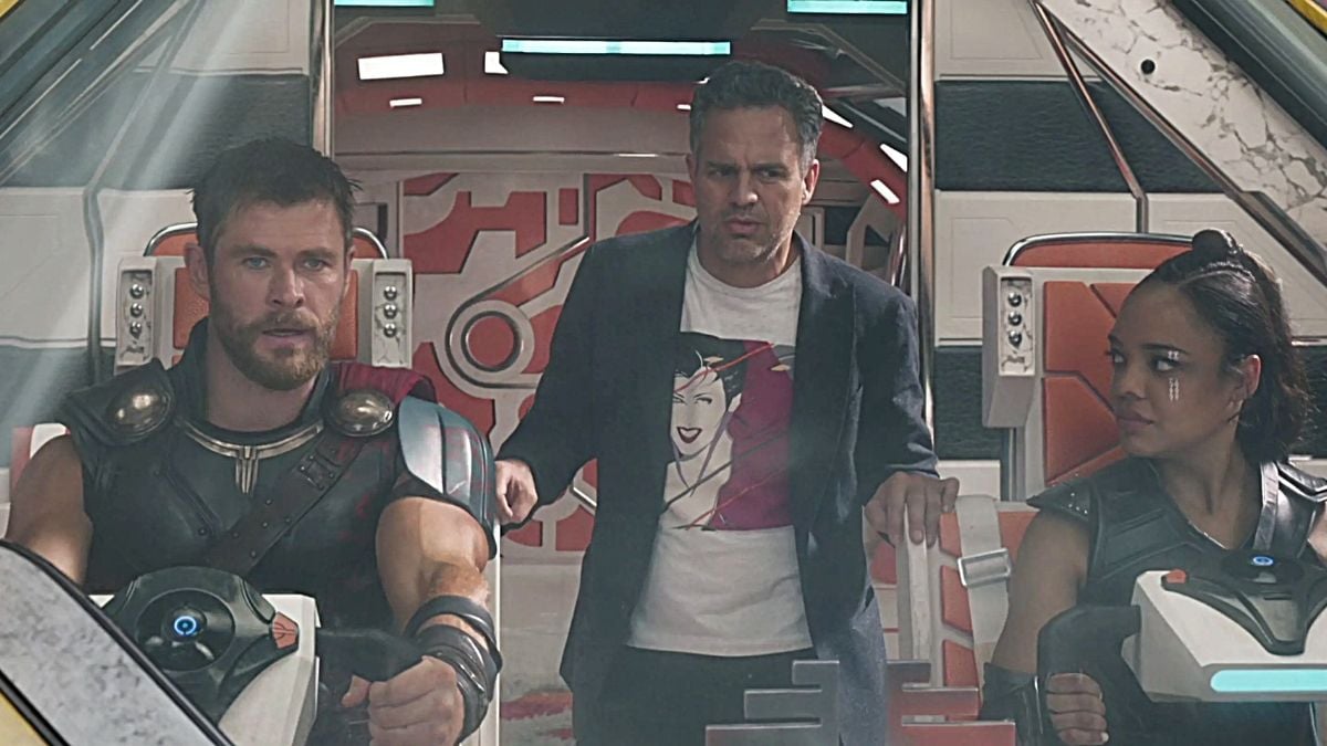 Thor (L), Bruce (C), Valkyrie (R) pilot a ship in Marvel Studios' 'Thor: Ragnarok'.
