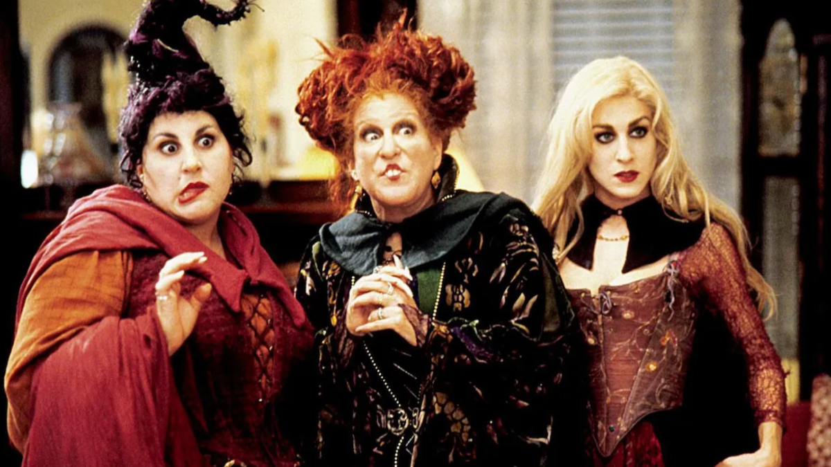 Bette Midler, Sarah Jessica Parker, and Kathy Najimy as the Sanderson sisters in Hocus Pocus. 