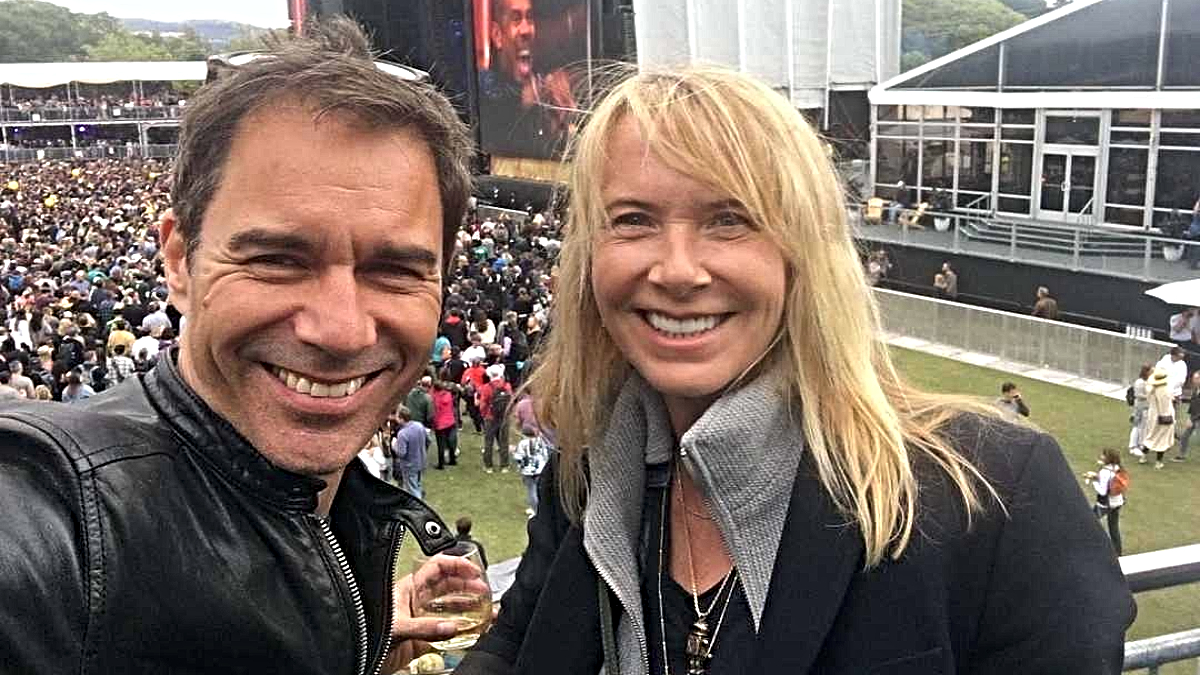 Eric and Janet McCormack posing together