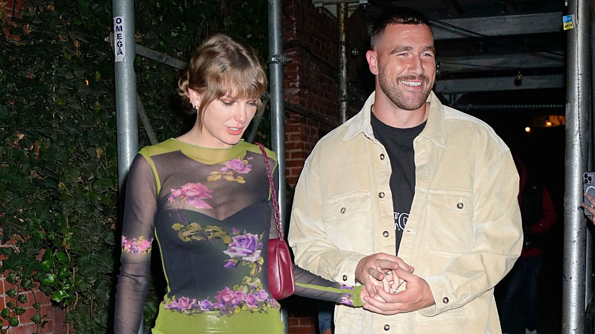 NEW YORK, NEW YORK - OCTOBER 15: Taylor Swift and Travis Kelce have dinner at Waverly Inn on October 15, 2023 in New York City.