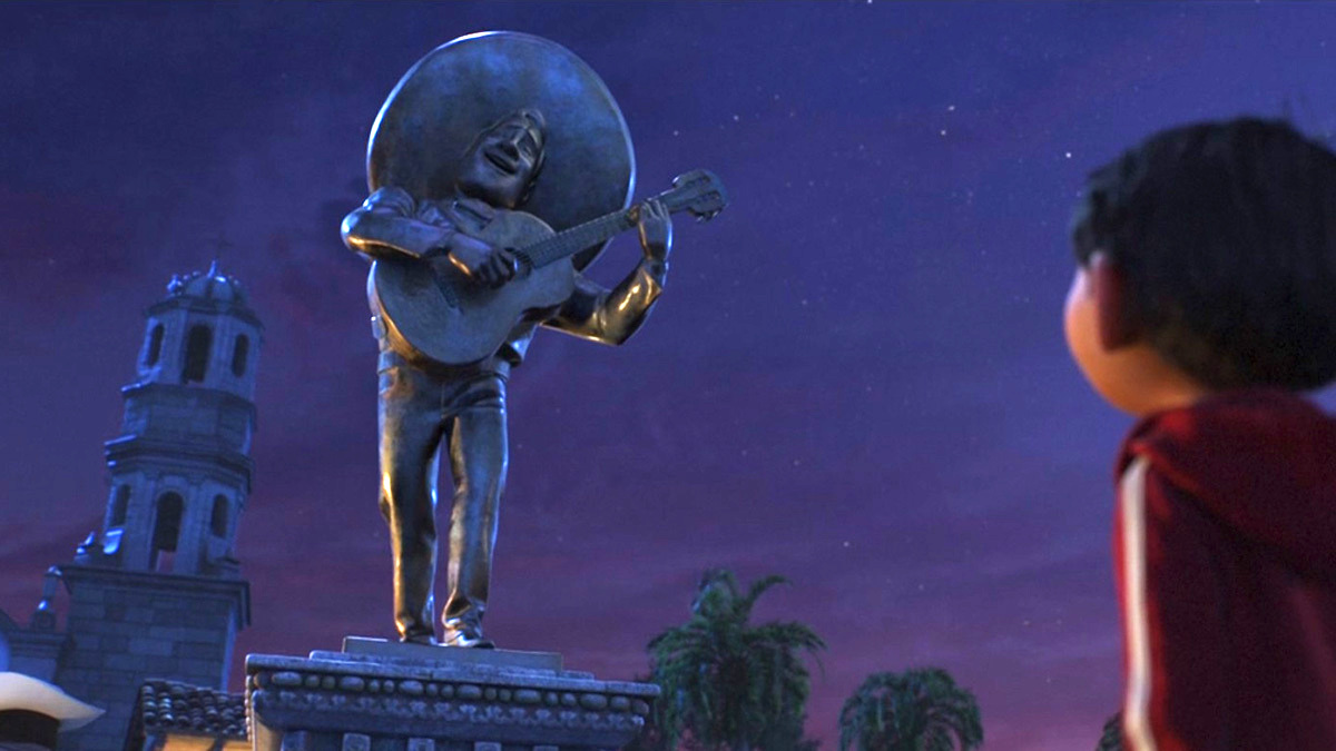 Ernesto de la Cruz statue - Coco