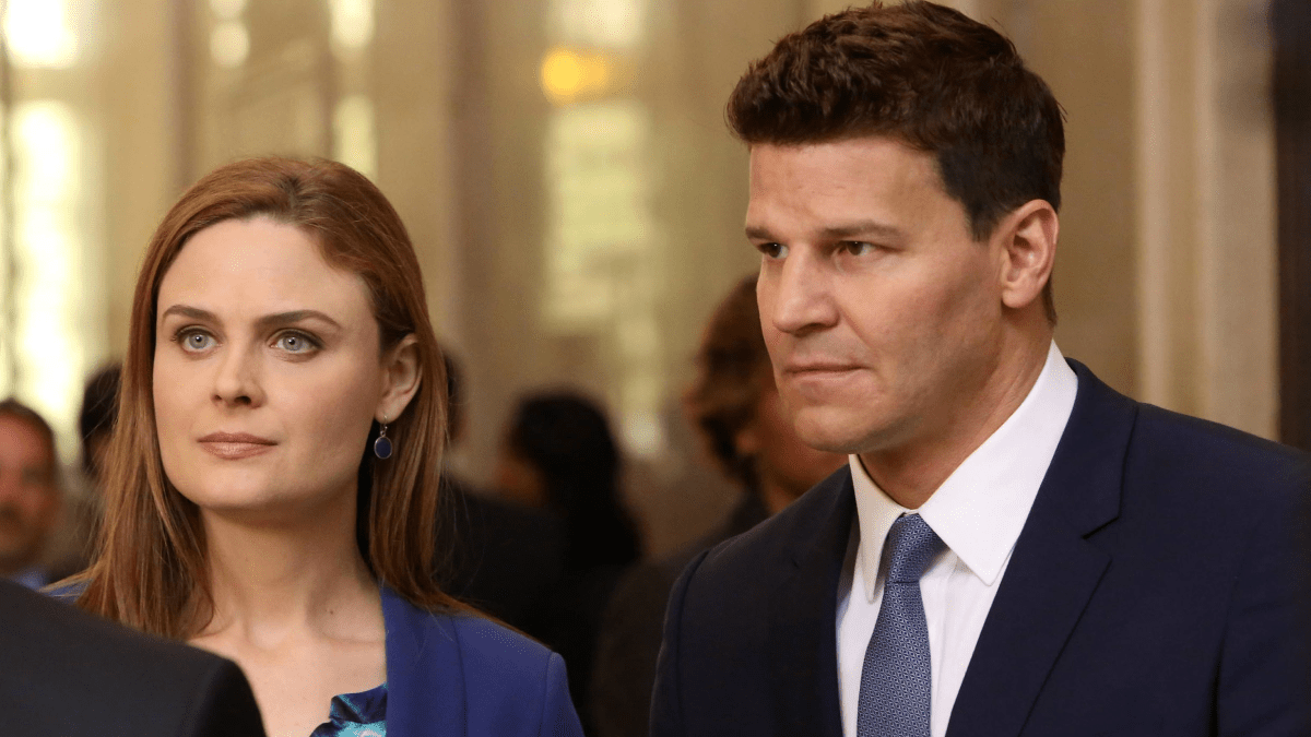 David Boreanaz and Emily Deschanel on 'Bones'