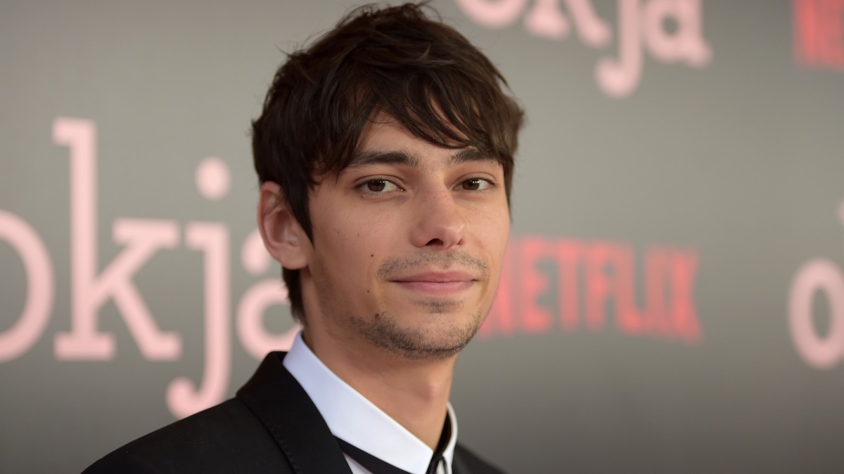 Devon Bostick face