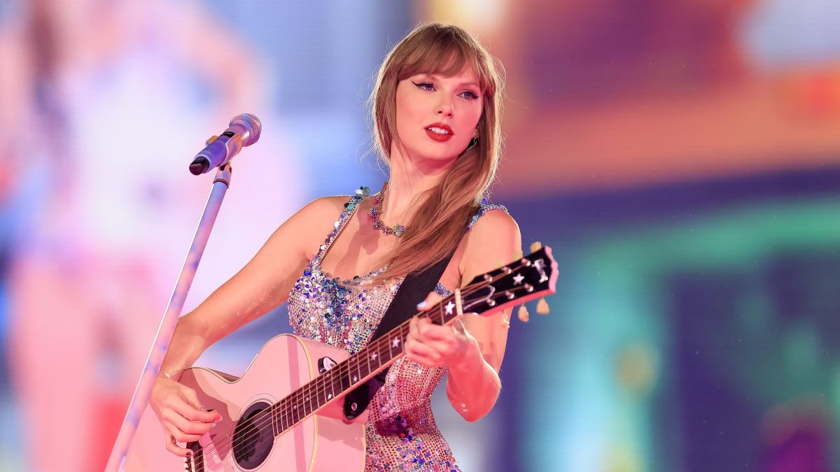 Taylor Swift performs onstage during "Taylor Swift | The Eras Tour" at Allianz Parque on November 24, 2023 in Sao Paulo, Brazil. (Photo by Buda Mendes/TAS23/Getty Images for TAS Rights Management )