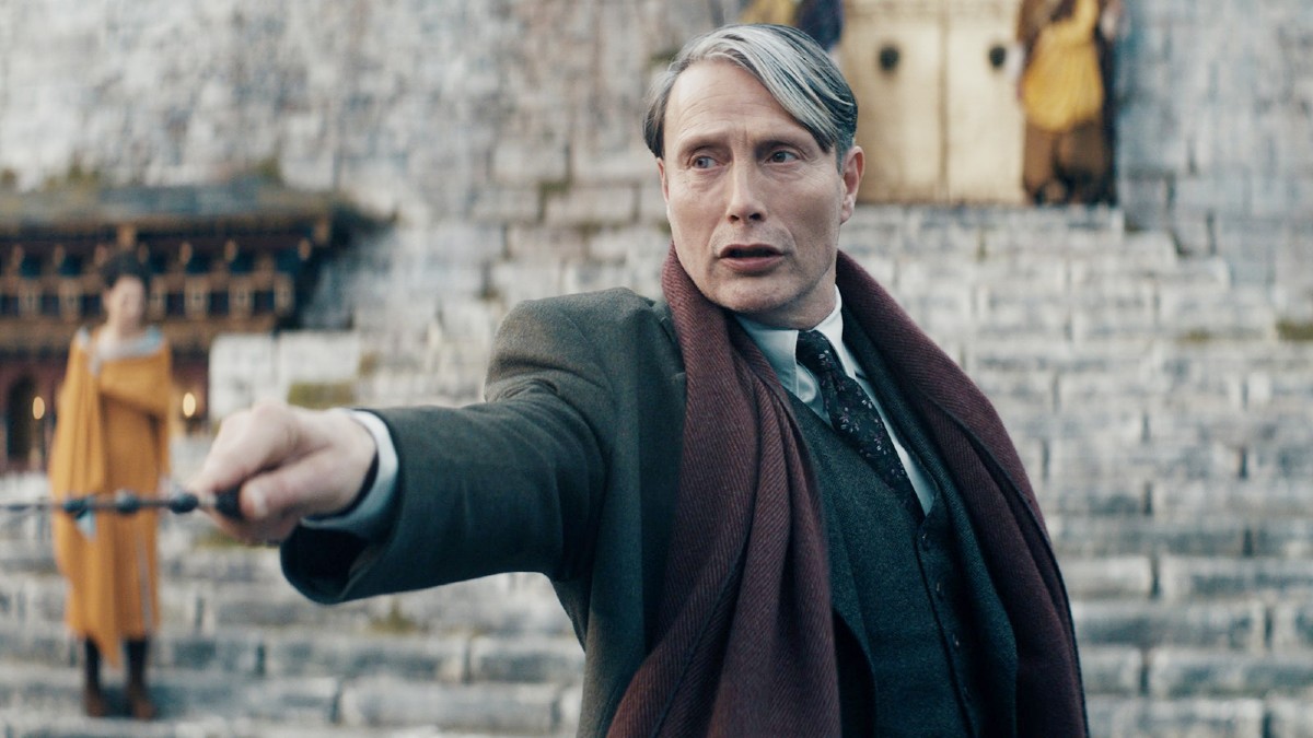 Mads Mikkelsen as Grindelwald in Fantastic Beasts