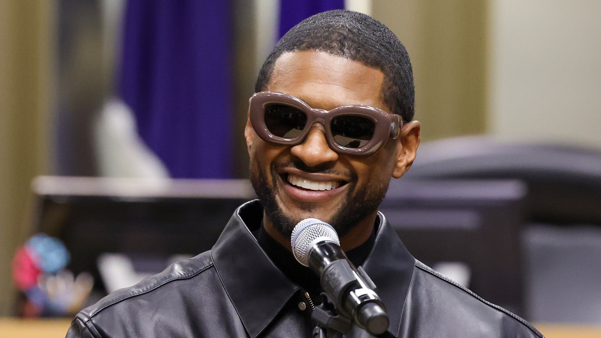 LAS VEGAS, NEVADA - OCTOBER 17: Usher speaks during a ceremony honoring him at Las Vegas City Hall on October 17, 2023 in Las Vegas, Nevada. Usher was given a proclamation and a ceremonial key to Las Vegas for his work in the local community, his "My Way" residency at Park MGM, and for his upcoming performance at halftime of Super Bowl LVIII at Allegiant Stadium in Las Vegas.