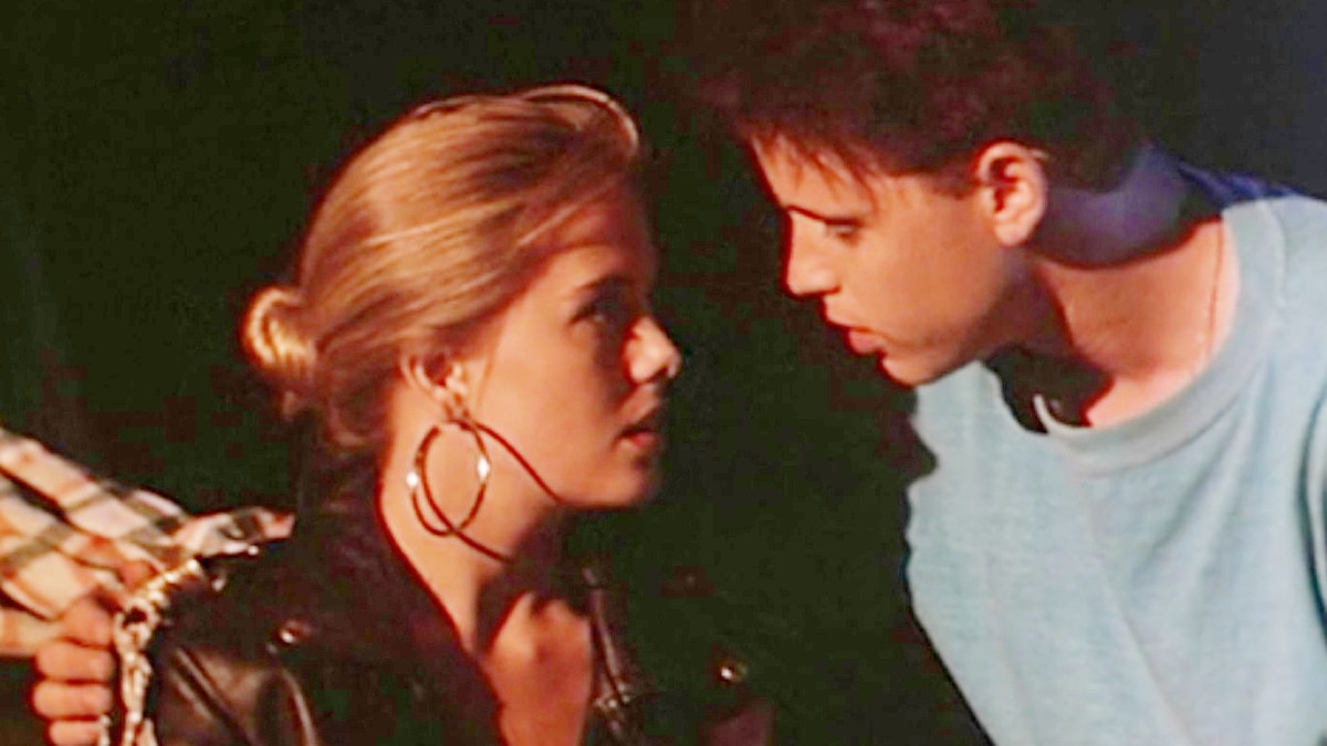 Nicole Eggert and Corey Haim in Blown Away