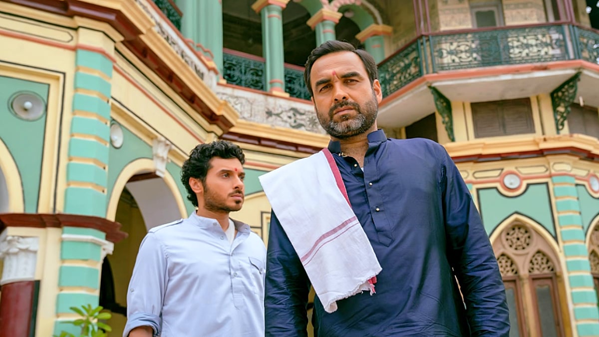 Divyenndu and Pankaj Tripathi as Munna Bhaiya and Kaleen Bhaiya in 'Mirzapur' series