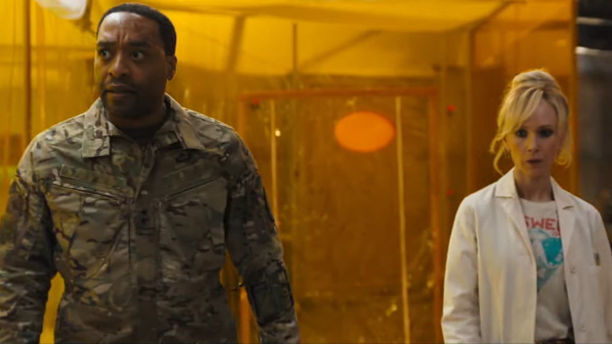 Juno and Chiwetel Ejiofor in Venom: The Last Dance.