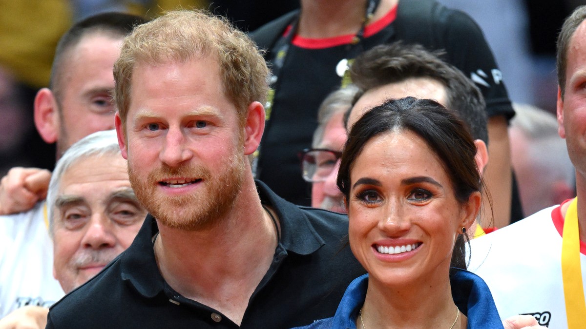 Prince Harry, Duke of Sussex and Meghan, Duchess of Sussex attend the sitting volleyball final during day six of the Invictus Games Düsseldorf 2023 on September 15, 2023 in Dusseldorf, Germany.