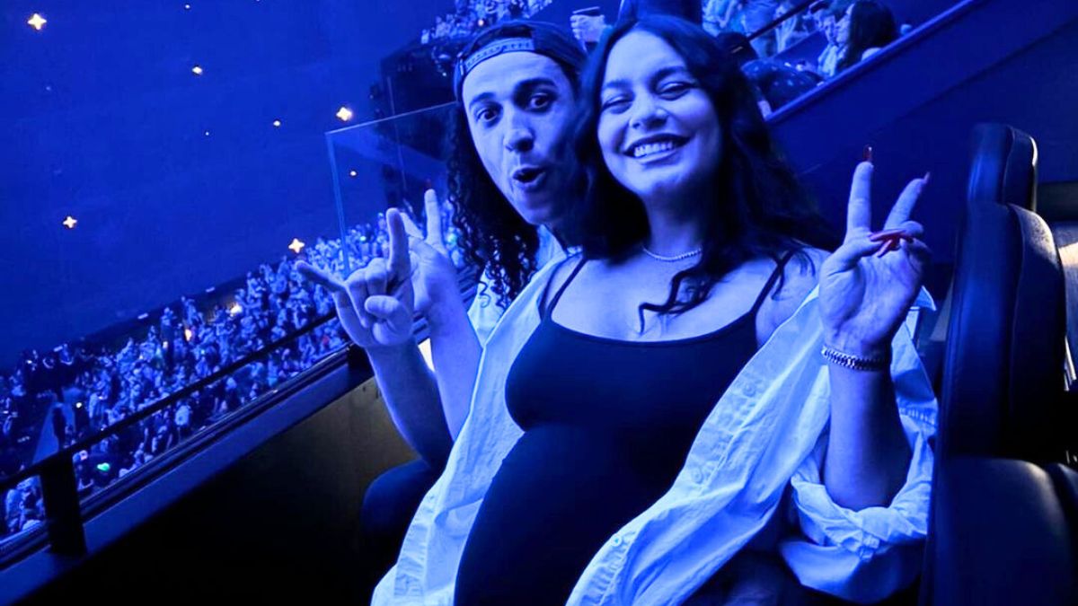 Vanessa Hudgens pregnant and her husband, Cole Tucker