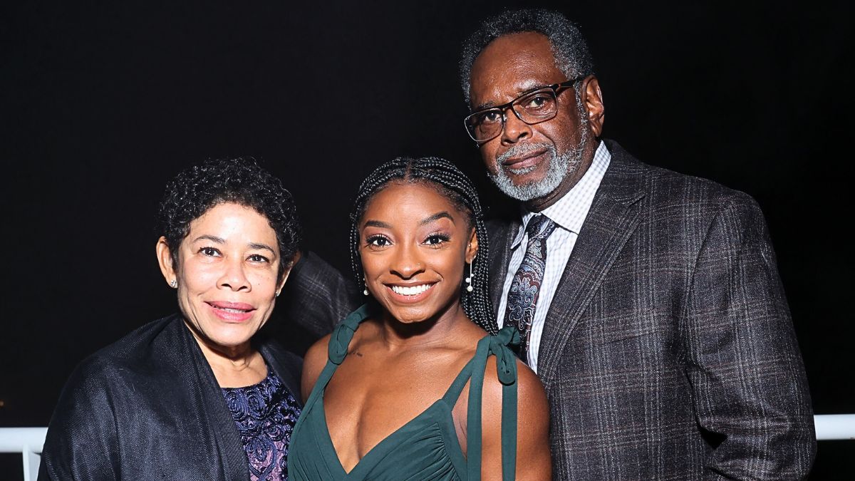 (L-R) Nellie Biles, honoree Simone Biles, and Ronald Biles attend the 2021 InStyle Awards at The Getty Center on November 15, 2021 in Los Angeles, California.