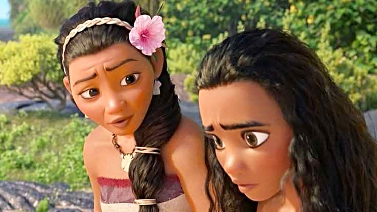 Sina talking to Moana