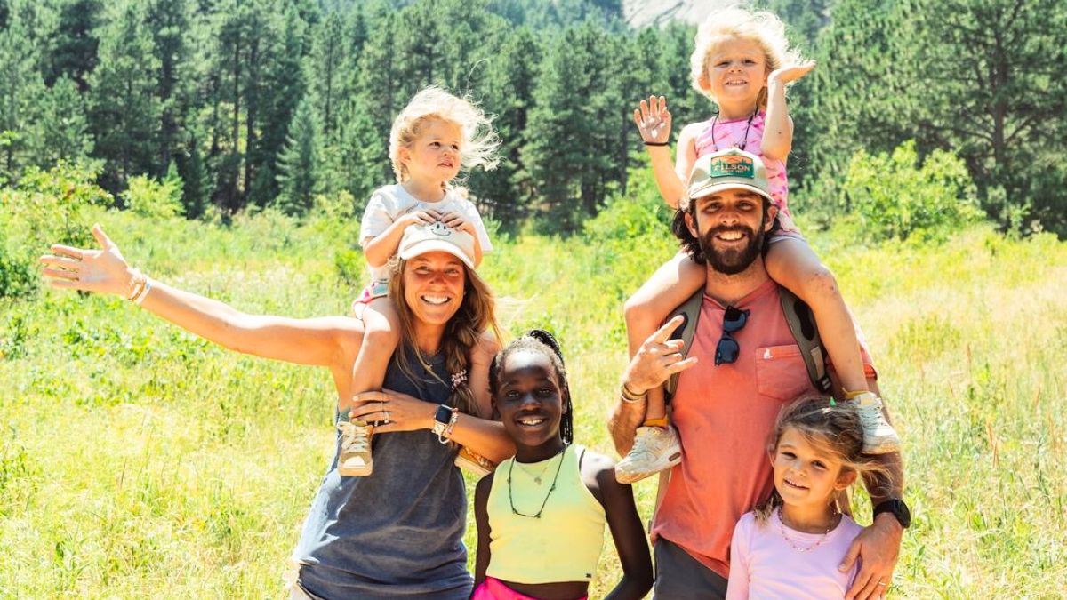 Thomas Rhett with wife Lauren Akins and their four children